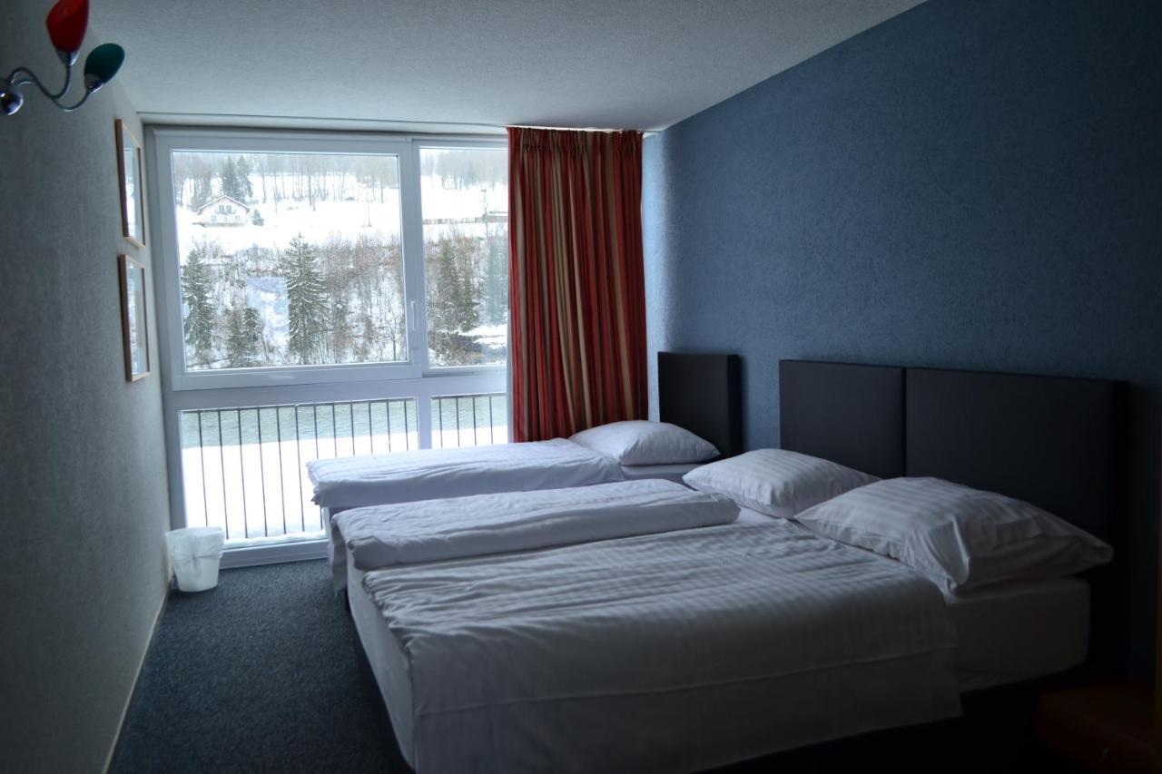 Hotel Les Rives Du Doubs Les Brenets Exteriér fotografie