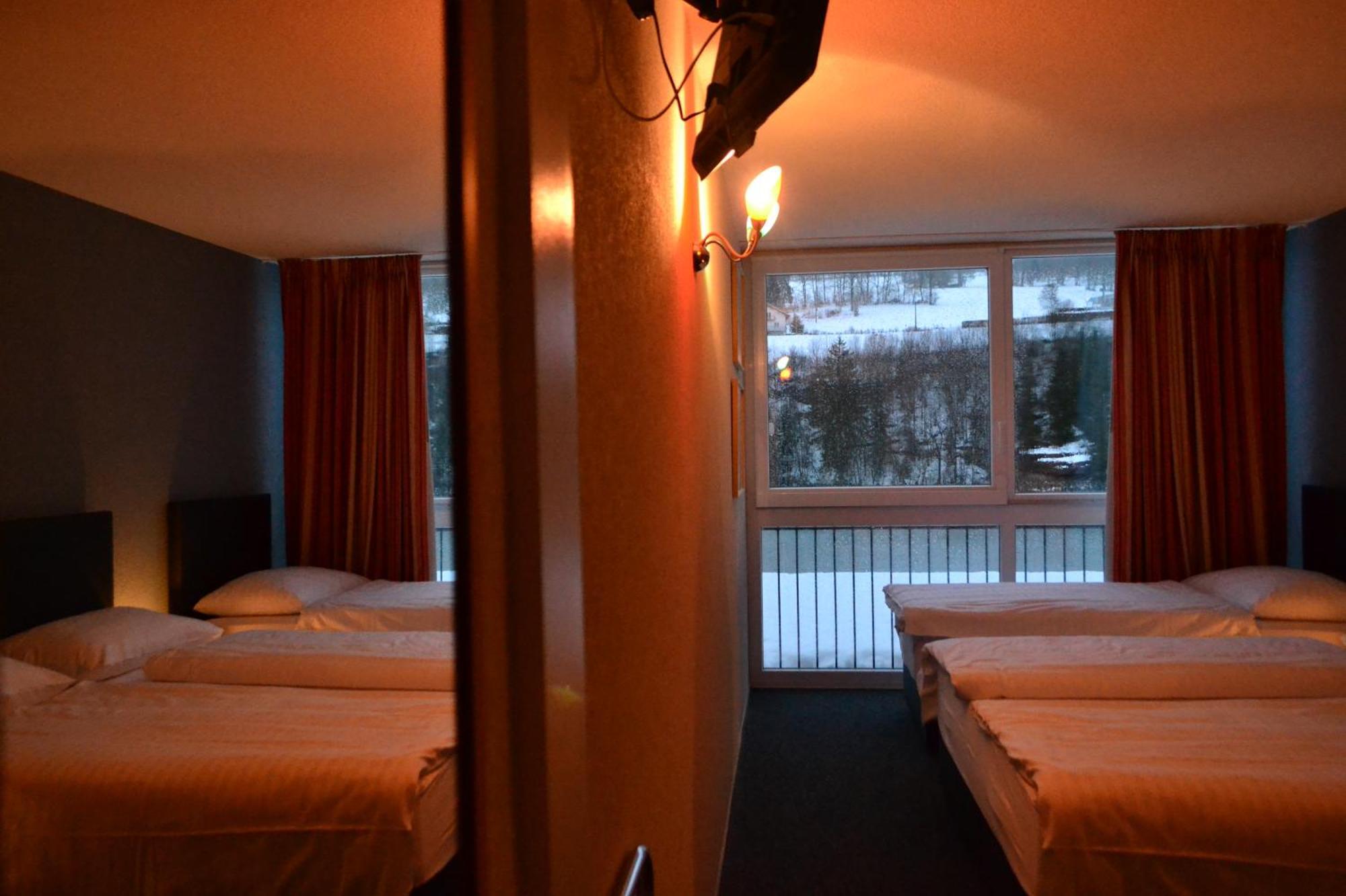 Hotel Les Rives Du Doubs Les Brenets Exteriér fotografie