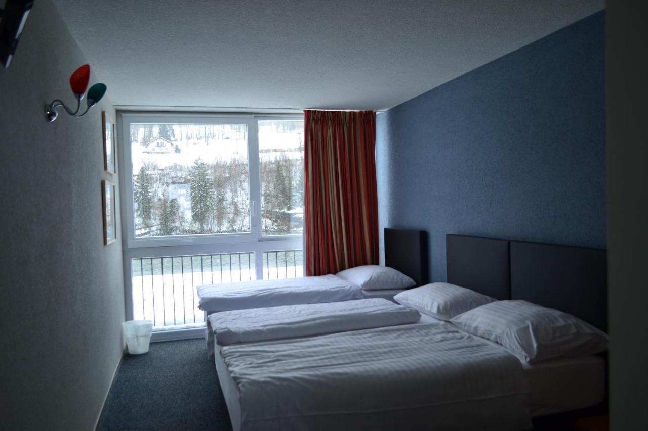 Hotel Les Rives Du Doubs Les Brenets Exteriér fotografie